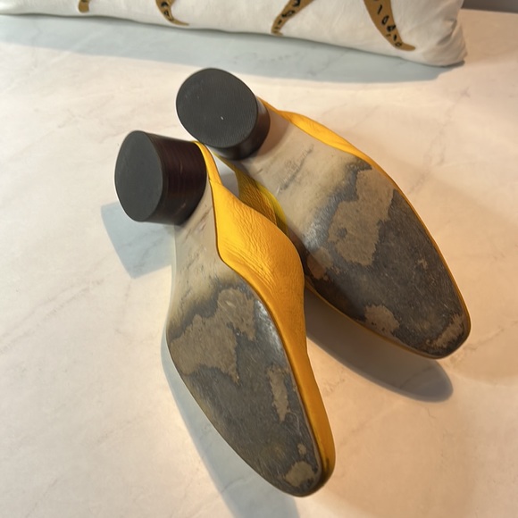 Lisa Says Gah 'Lou Mule’ Size 9 Canary Yellow - Picture 9 of 14